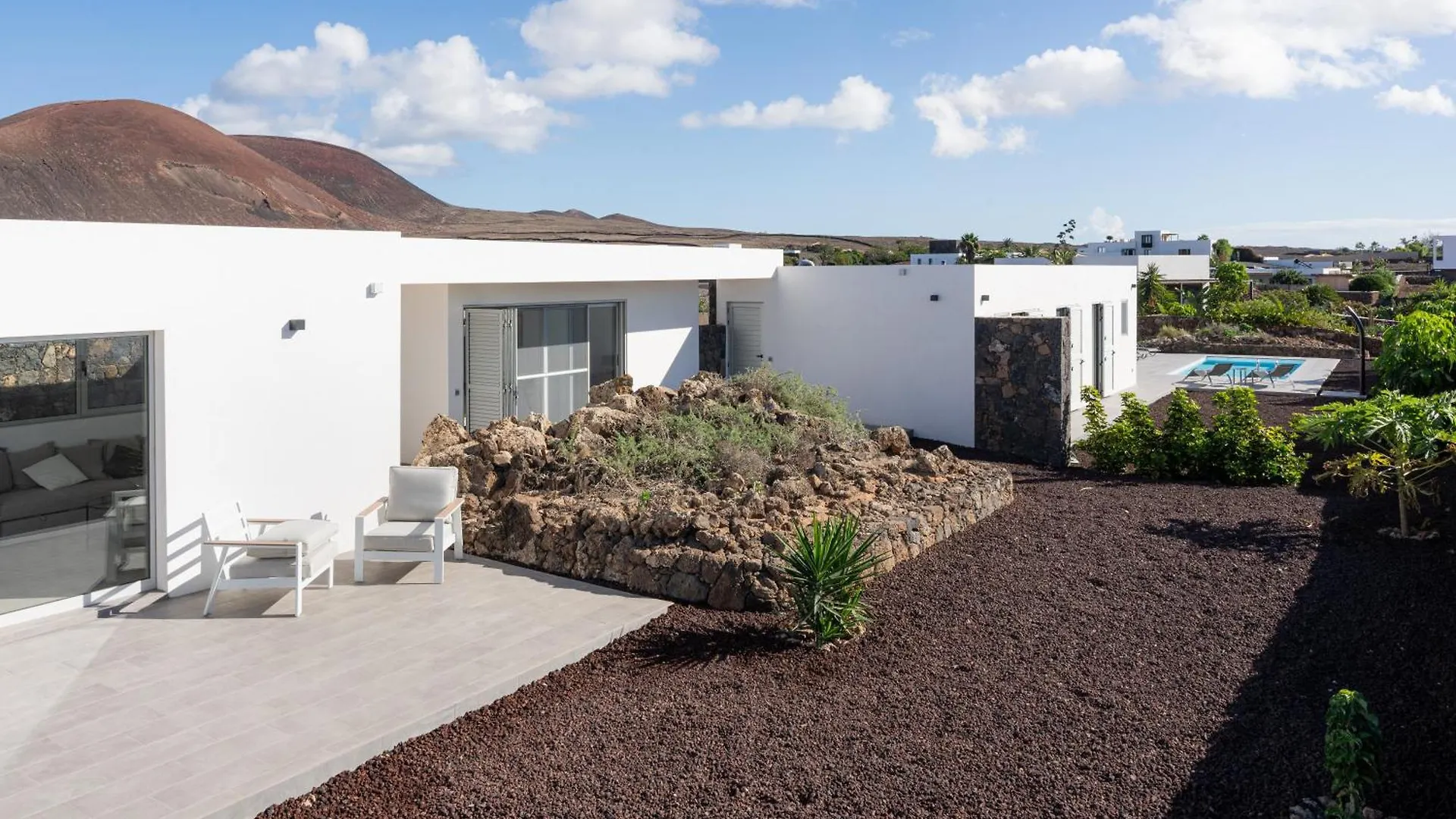 Almara House, Luxury Villa With Heated Pool La Oliva