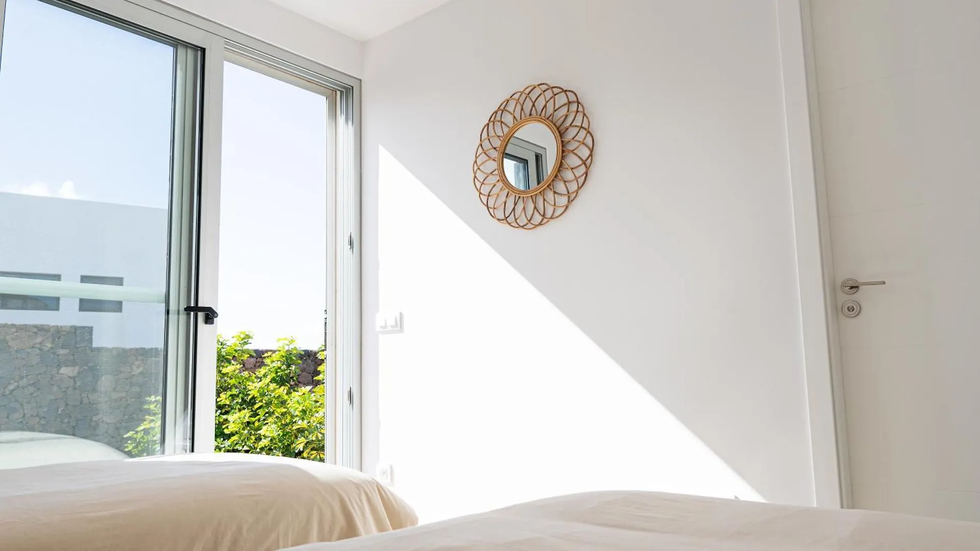 Almara House, Luxury Villa With Heated Pool La Oliva