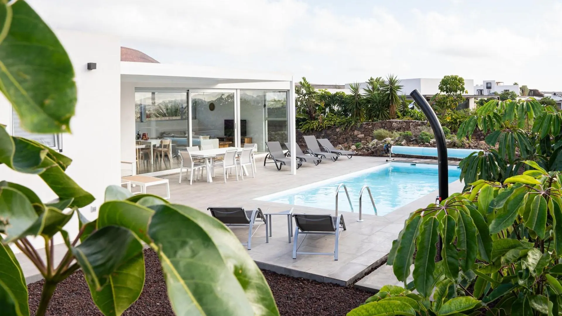Almara House, Luxury Villa With Heated Pool La Oliva Spain